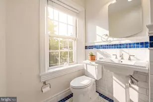 319 C St SE, Washington, DC 20003 - Photo 38