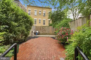 319 C St SE, Washington, DC 20003 - Photo 50