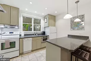 319 C St SE, Washington, DC 20003 - Photo 48