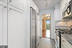4201 Cathedral Ave NW, Washington, DC 20016 - Photo 10
