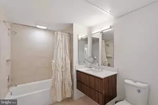 37 L St SE, Washington, DC 20003 - Photo 4