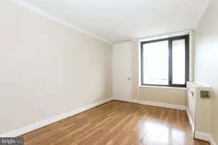240 M St SW, Washington, DC 20024 - Photo 8