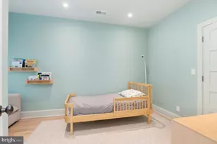 2325 20th St NW, Washington, DC 20009 - Photo 16