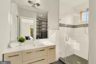 1337 K St SE, Washington, DC 20003 - Photo 24