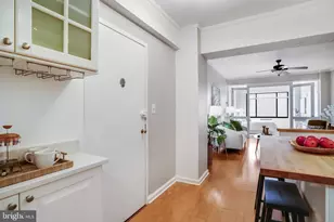 1 Scott Cir NW, Washington, DC 20036 - Photo 18