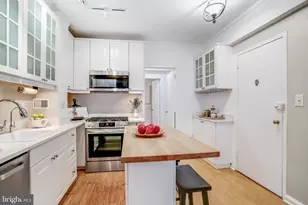 1 Scott Cir NW, Washington, DC 20036 - Photo 14