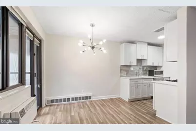 2325 42nd Street NW #420, Washington, DC 20007 - Photo 8