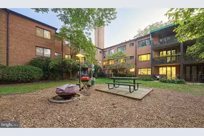 2325 42nd Street NW #420, Washington, DC 20007 - Photo 22