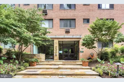 2325 42nd Street NW #420, Washington, DC 20007 - Photo 1