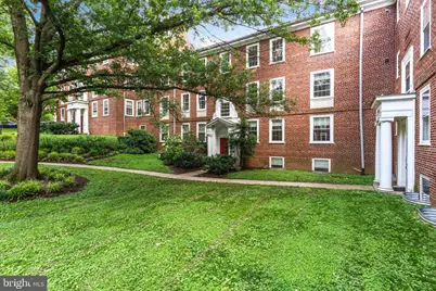 3610 39th Street NW, Washington, DC 20016 - Photo 2