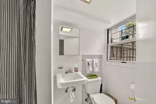 1605 44th St NW, Washington, DC 20007 - Photo 22