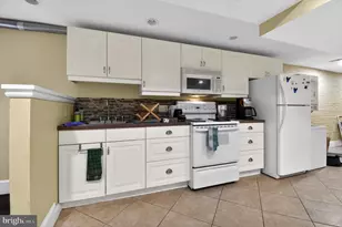 1319 Massachusetts SE, Washington, DC 20003 - Photo 4