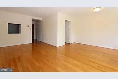 730 24th NW #308, Washington, DC 20037 - Photo 4