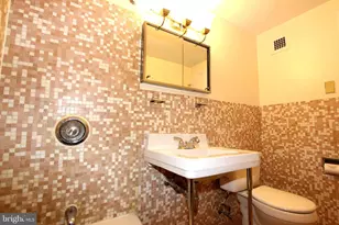 730 24th NW, Washington, DC 20037 - Photo 8