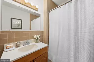 1713 Surrey Ln NW, Washington, DC 20007 - Photo 16