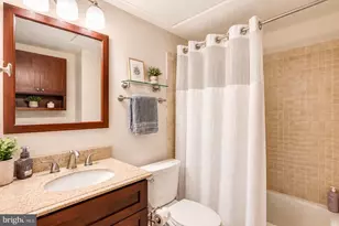 2141 P St NW, Washington, DC 20037 - Photo 14