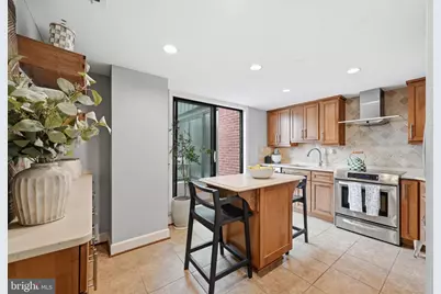 1080 Wisconsin Avenue NW #3016, Washington, DC 20007 - Photo 8
