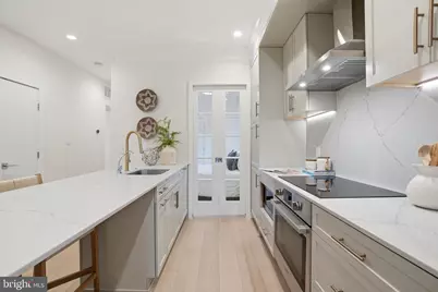 2642 39th Street NW #6, Washington, DC 20007 - Photo 10