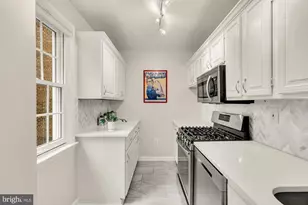 1880 Columbia Rd NW, Washington, DC 20009 - Photo 8