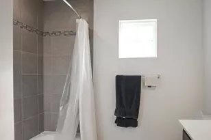 1024 Cook Dr SE, Washington, DC 20032 - Photo 18