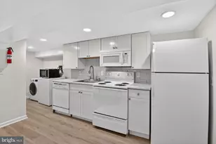 141 Uhland Terrace NE, Washington, DC 20002 - Photo 6