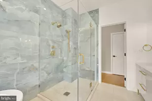 8165 E Beach Dr NW, Washington, DC 20012 - Photo 26