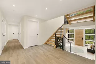 8165 E Beach Dr NW, Washington, DC 20012 - Photo 32