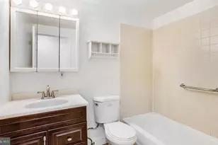 729 10th St NE, Washington, DC 20002 - Photo 12