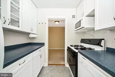 2400 NW 41st Street NW #403, Washington, DC 20007 - Photo 16