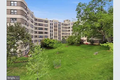 3901 Cathedral Avenue NW #418, Washington, DC 20016 - Photo 2