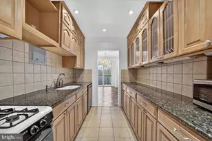 4201 Cathedral Ave NW, Washington, DC 20016 - Photo 8
