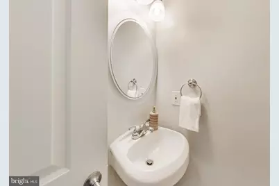 317 Todd Place NE, Washington, DC 20002 - Photo 16