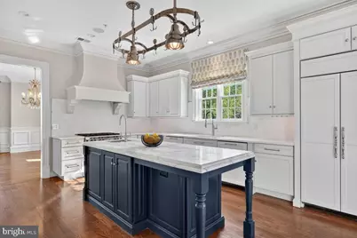 1935 Foxview Circle NW, Washington, DC 20007 - Photo 8