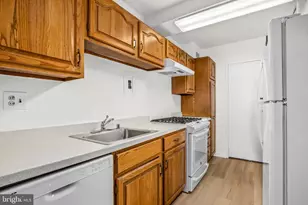 4201 Cathedral Ave NW, Washington, DC 20016 - Photo 20