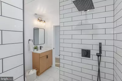 1012 17th Place NE #2, Washington, DC 20002 - Photo 10