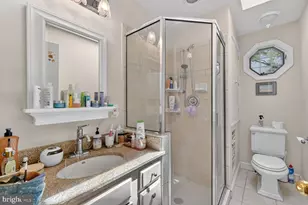 2260 48th St NW, Washington, DC 20007 - Photo 36