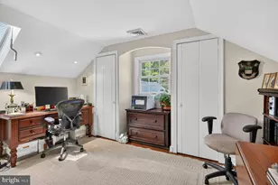 2260 48th St NW, Washington, DC 20007 - Photo 32