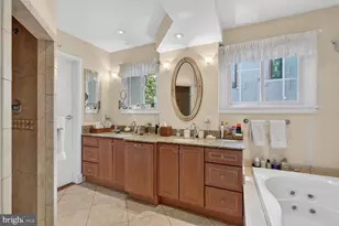 2260 48th St NW, Washington, DC 20007 - Photo 30