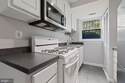 1627 Massachusetts Avenue SE T1 (#B1), Washington, DC 20003 - Photo 12