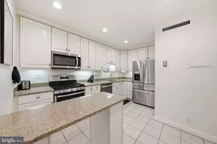 4100 Cathedral Ave NW, Washington, DC 20016 - Photo 14
