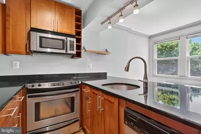 1361 K Street SE #303, Washington, DC 20003 - Photo 6