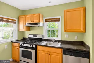 1025 44th St NE, Washington, DC 20019 - Photo 4