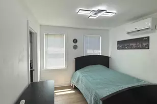 313 C St SE, Washington, DC 20003 - Photo 10