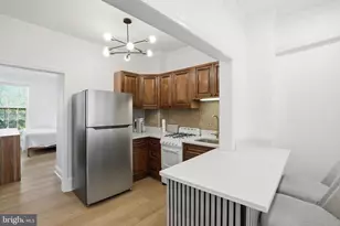 313 C St SE, Washington, DC 20003 - Photo 6