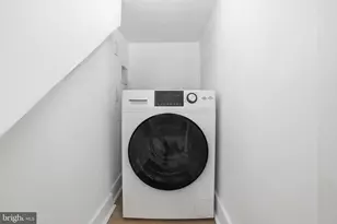 313 C St SE, Washington, DC 20003 - Photo 42