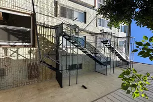 313 C St SE, Washington, DC 20003 - Photo 32
