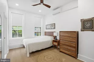 313 C St SE, Washington, DC 20003 - Photo 8