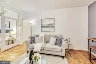1 Scott Cir NW, Washington, DC 20036 - Photo 4