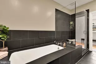 17 5th St SE, Washington, DC 20003 - Photo 22