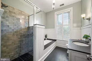 17 5th St SE, Washington, DC 20003 - Photo 18